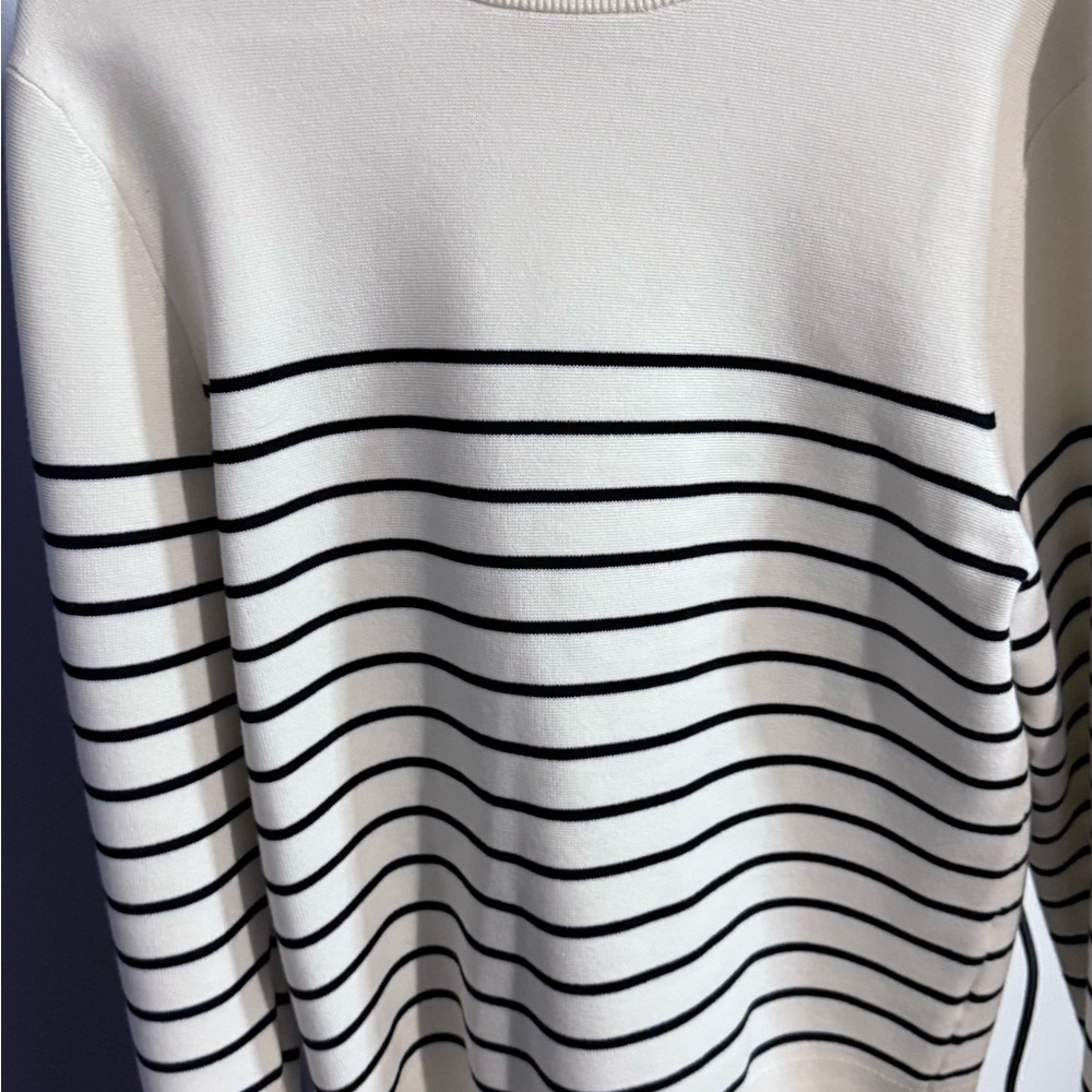 Uniqlo Black and White Striped Sweater